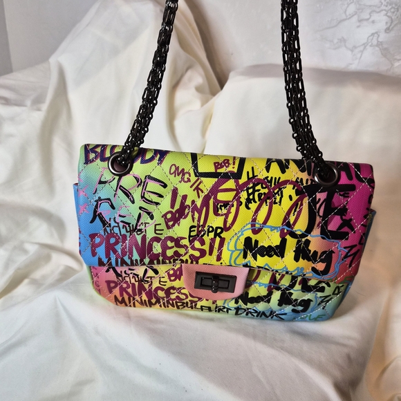 Colorful Graffiti Chain Strap Bag - Picture 2 of 8